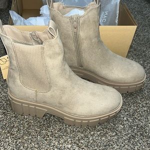Chunky Lug Chelsea Boots
